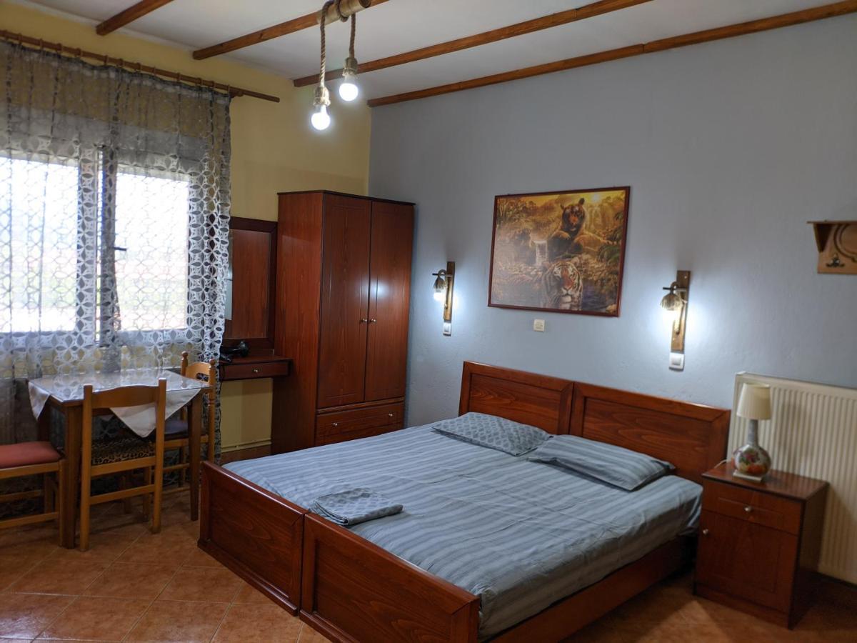 Alexandros Guesthouse Orma Exterior photo
