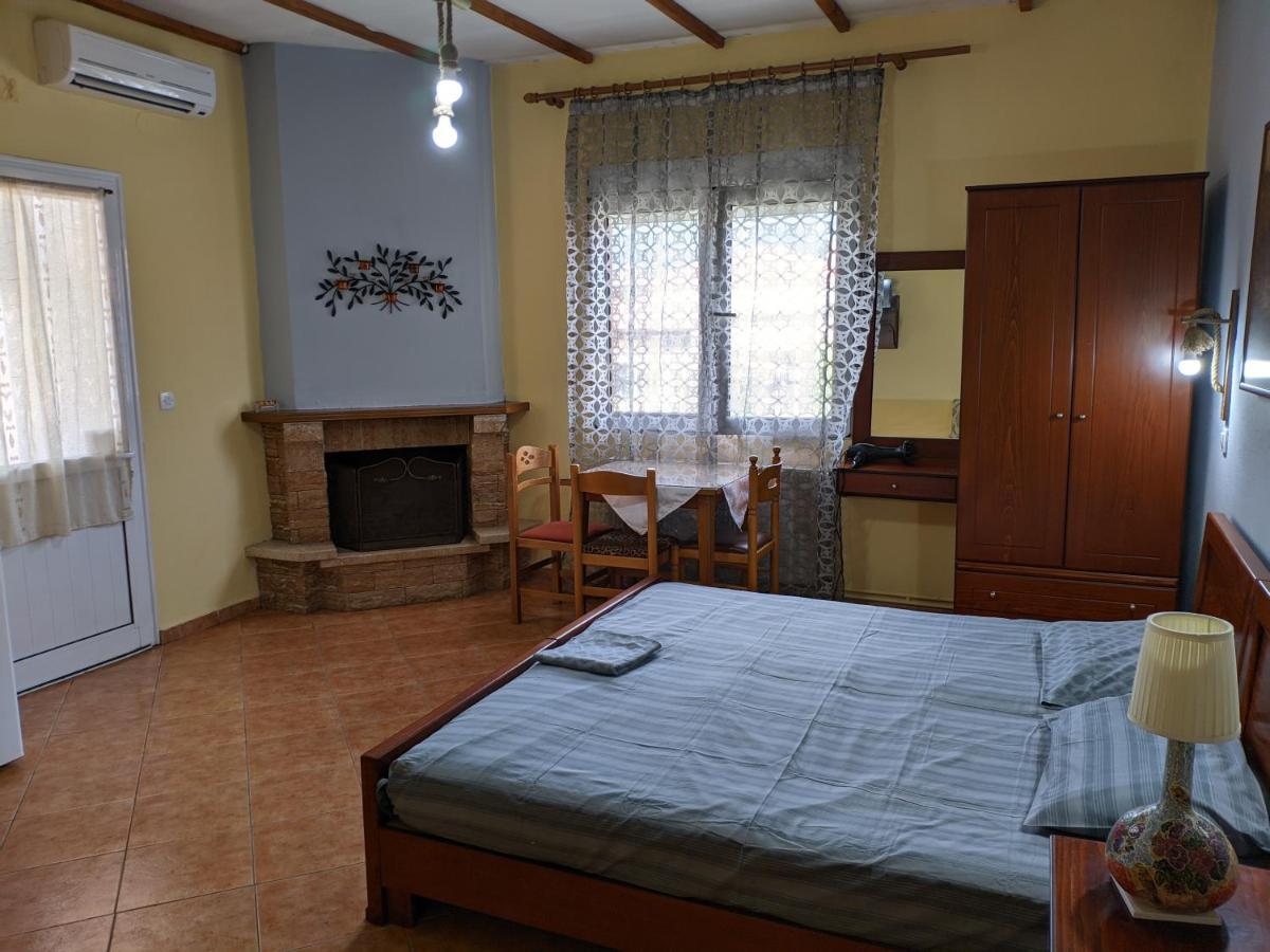 Alexandros Guesthouse Orma Exterior photo