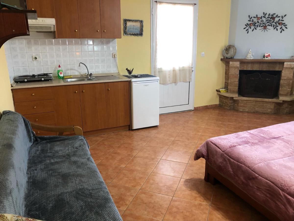 Alexandros Guesthouse Orma Exterior photo