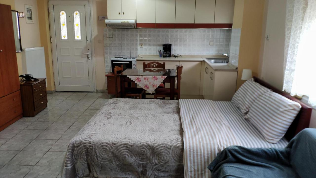 Alexandros Guesthouse Orma Exterior photo